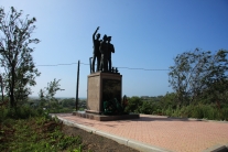 Памятник добровольцам